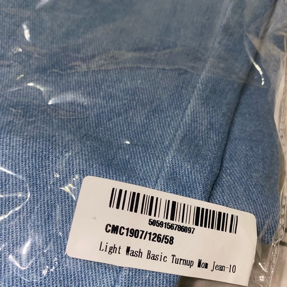 Pretty Little Thing Jeans - Picture 3 of 4